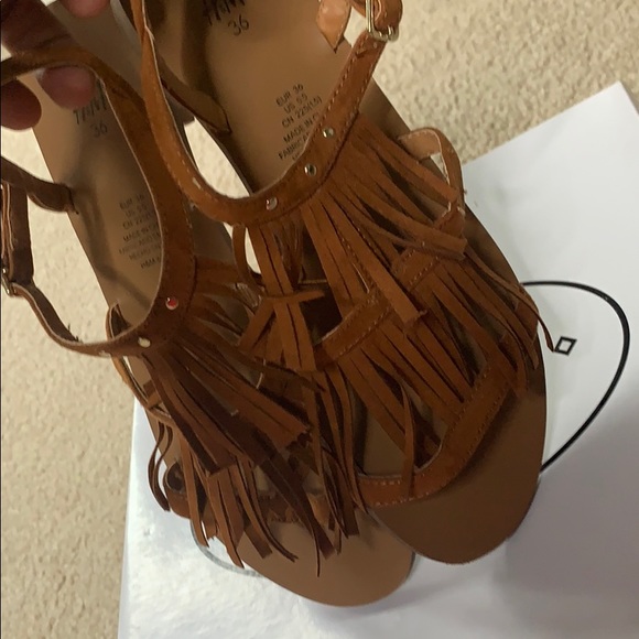 Sandals - Picture 3 of 3